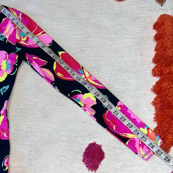 NWT Maaji Floral LongSleeve Rash Guard Swim Top MED Bright Floral Print on Black - Picture 12 of 16